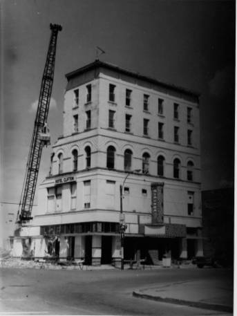 Demolition of the Hotel Clifton and Niagarama
